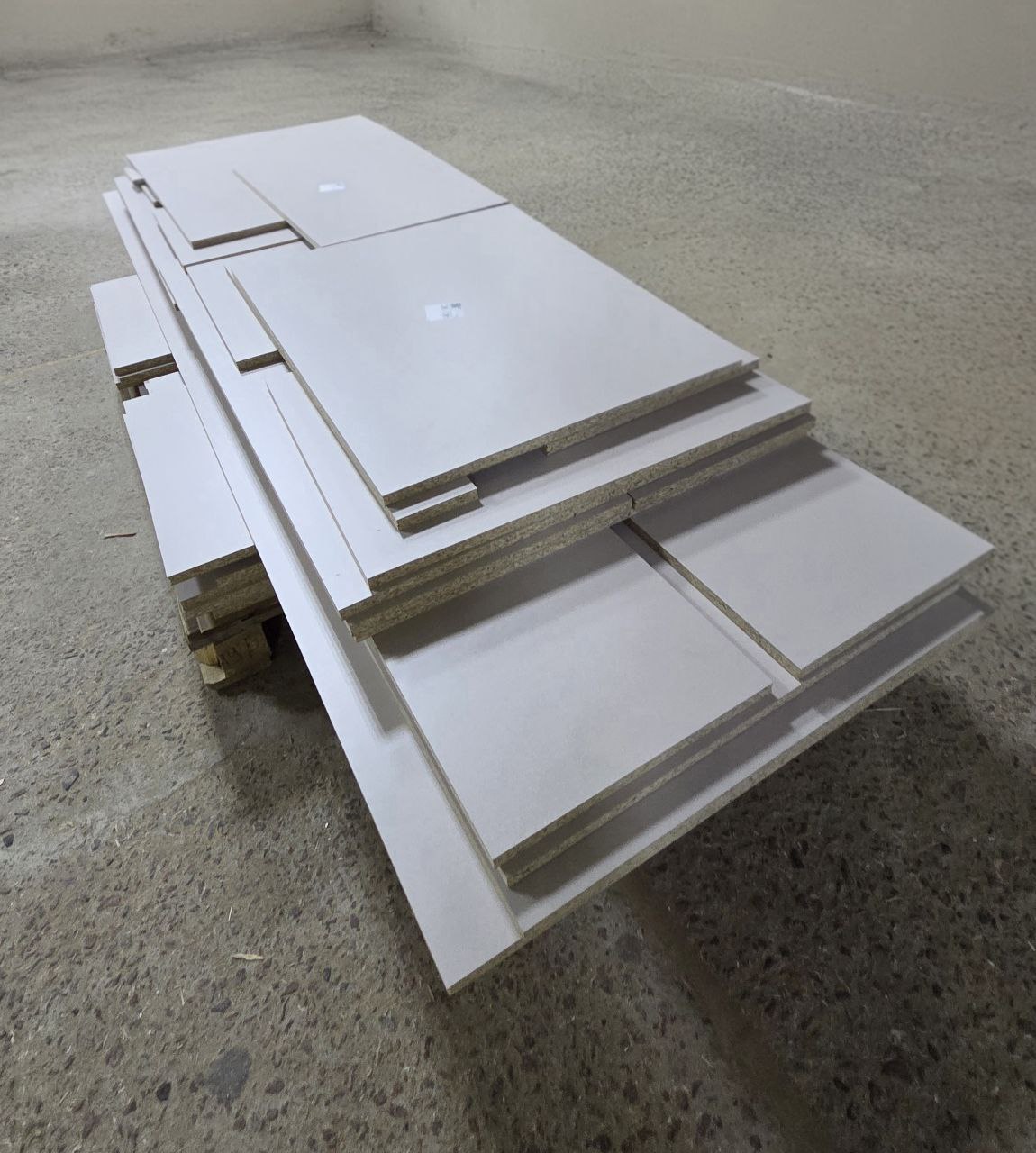 Логистика и доставка готовой мебели